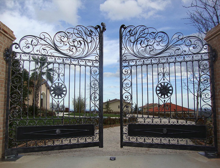 Gate